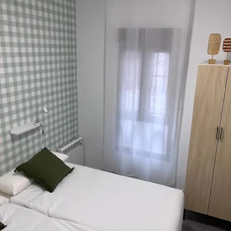 Confortable Con Parking En Apartment